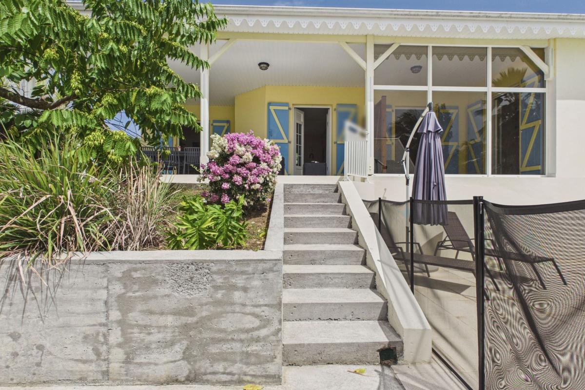 location villa 6 personnes  - escalier accès terrasse sécurisé 